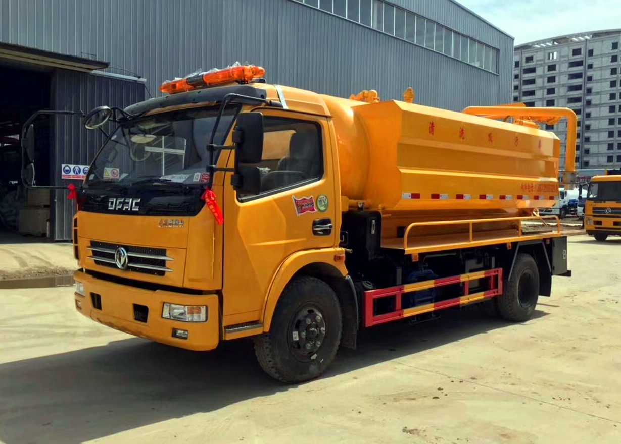大多利卡清洗吸污車(chē)