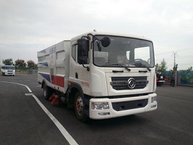 東風(fēng)D9掃路車
